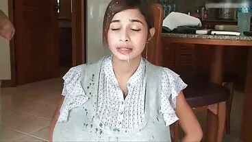 બે પરિપક્વ લેસ્બિયન એક ટીન ચુત વહેંચી રહ્યાં સેકસી પીચર વીડીયો છે