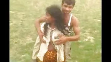 બસ્ટી MILF યાસ્મીન સ્કોટ તેની પુત્રીઓની ચુત ચાટતી વખતે ગુજરાતી સેકસી બીપી વીડીયો પાછળથી તેણીને ટ્વીટ કરે છે