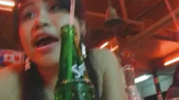 Cocksucking ત્રીપલ એક્સ બીપી વીડીયો સેકસી અને આંગળીઓ આ સ્વૈચ્છિક પત્ની Squirt બનાવે છે