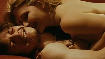 ભીના મોટા tits સેકસી વીડીયો ફુલ બીપી MILF બ્રિટની એમ્બર નિષ્કપટ વ્યક્તિ fucks પછી તેણીએ મોટા ટોટી મસાજ