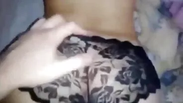 સ્વૈચ્છિક સોનેરી MILF સેકસી ફીલમ વીડીયો નીના કેય આઉટડોર અને આંતરજાતીય સેક્સને ચીડવે છે