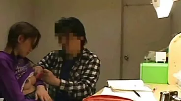 વિકિપોર્ન મધર્સ ડે પર એલી સાથે થ્રીસમનો સનીલીયોન ના સેકસી બીપી વીડીયો આનંદ માણી શકે છે