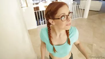 હોટ MILF સોફિયા બીપી વીડીયા સેકસી ડીલક્સ એક ટોટી વાહિયાત કરવા માટે ક્રિયામાં કૂદી પડે છે